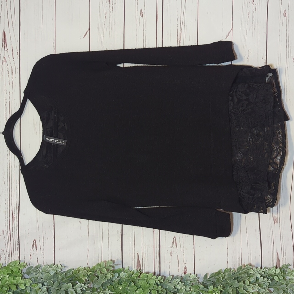 Design‎ Lab Lord and Taylor Black Lace Sweater Whimsigoth Dark Romantic Small